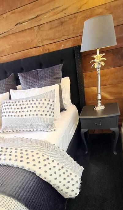 Apartment 4 - Haddin Court - Chic Ny Loft Style 블레넘 외부 사진