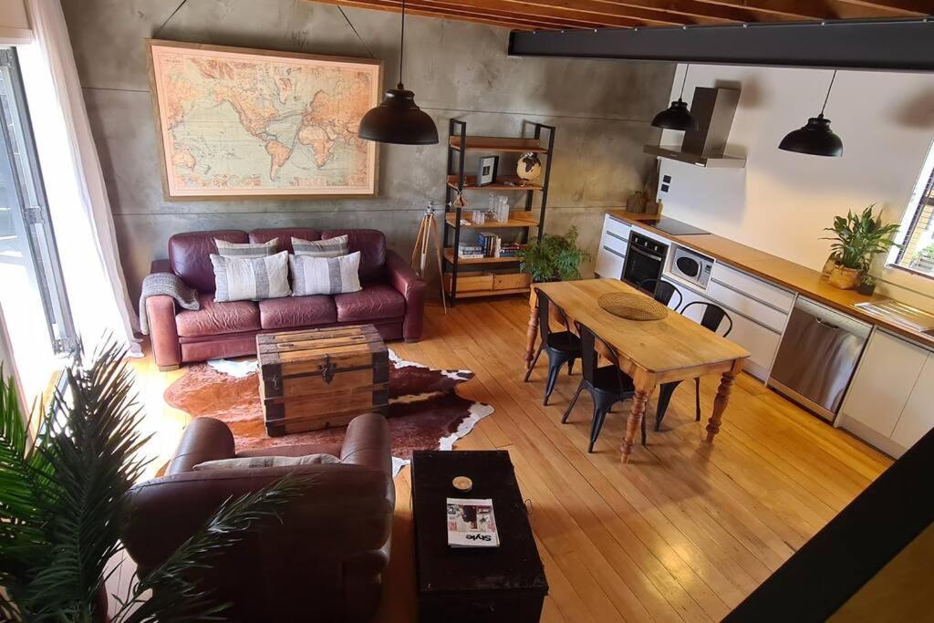 Apartment 4 - Haddin Court - Chic Ny Loft Style 블레넘 외부 사진
