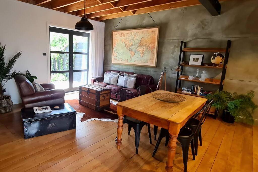 Apartment 4 - Haddin Court - Chic Ny Loft Style 블레넘 외부 사진