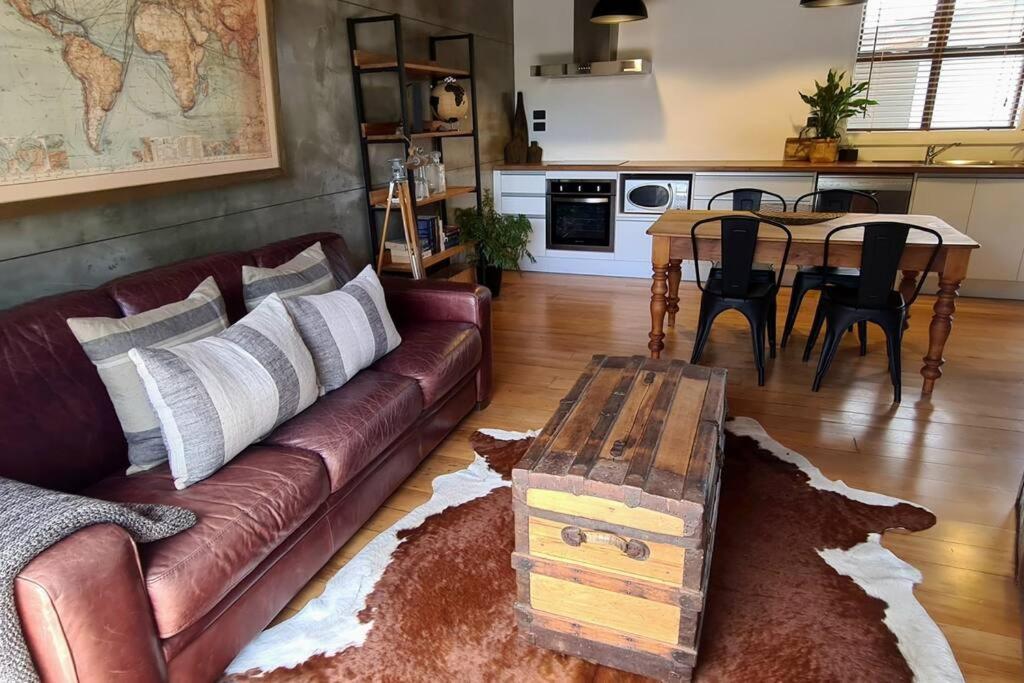 Apartment 4 - Haddin Court - Chic Ny Loft Style 블레넘 외부 사진