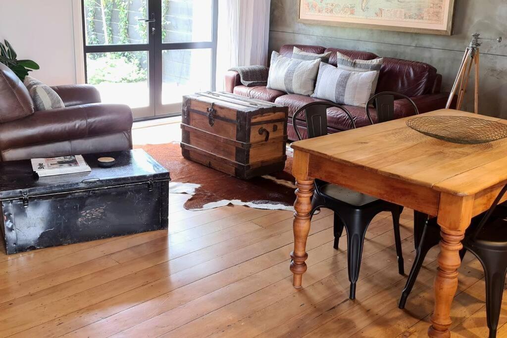 Apartment 4 - Haddin Court - Chic Ny Loft Style 블레넘 외부 사진